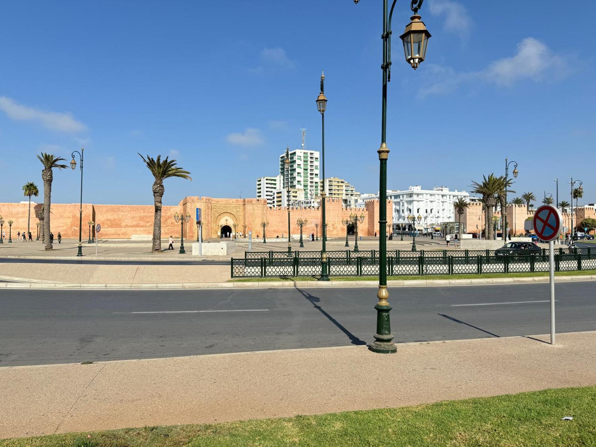 Suitouiss - Downtown - Appartement En Plein Centre Ville Rabat Exterior photo